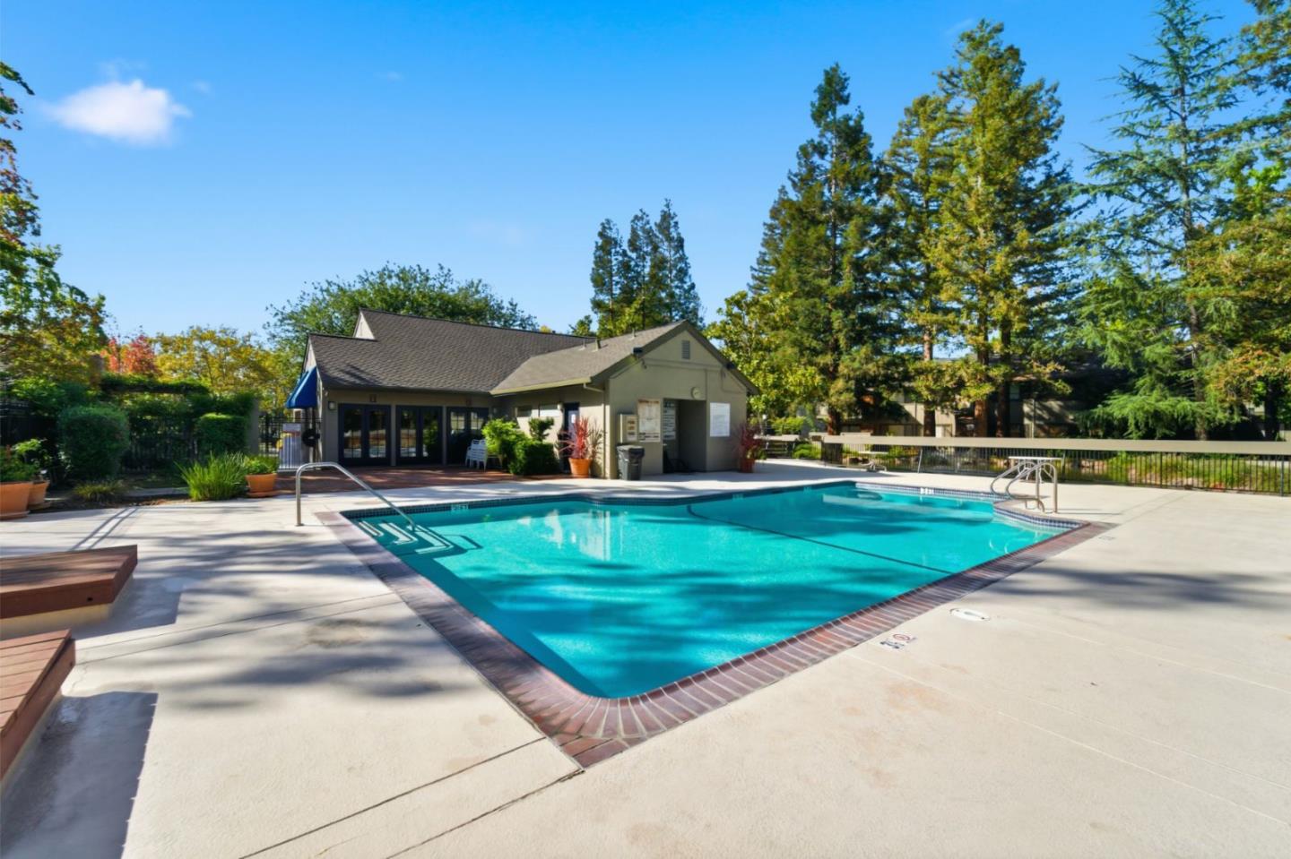 Detail Gallery Image 26 of 28 For 1913 La Terrace Cir, San Jose,  CA 95123 - 2 Beds | 2 Baths