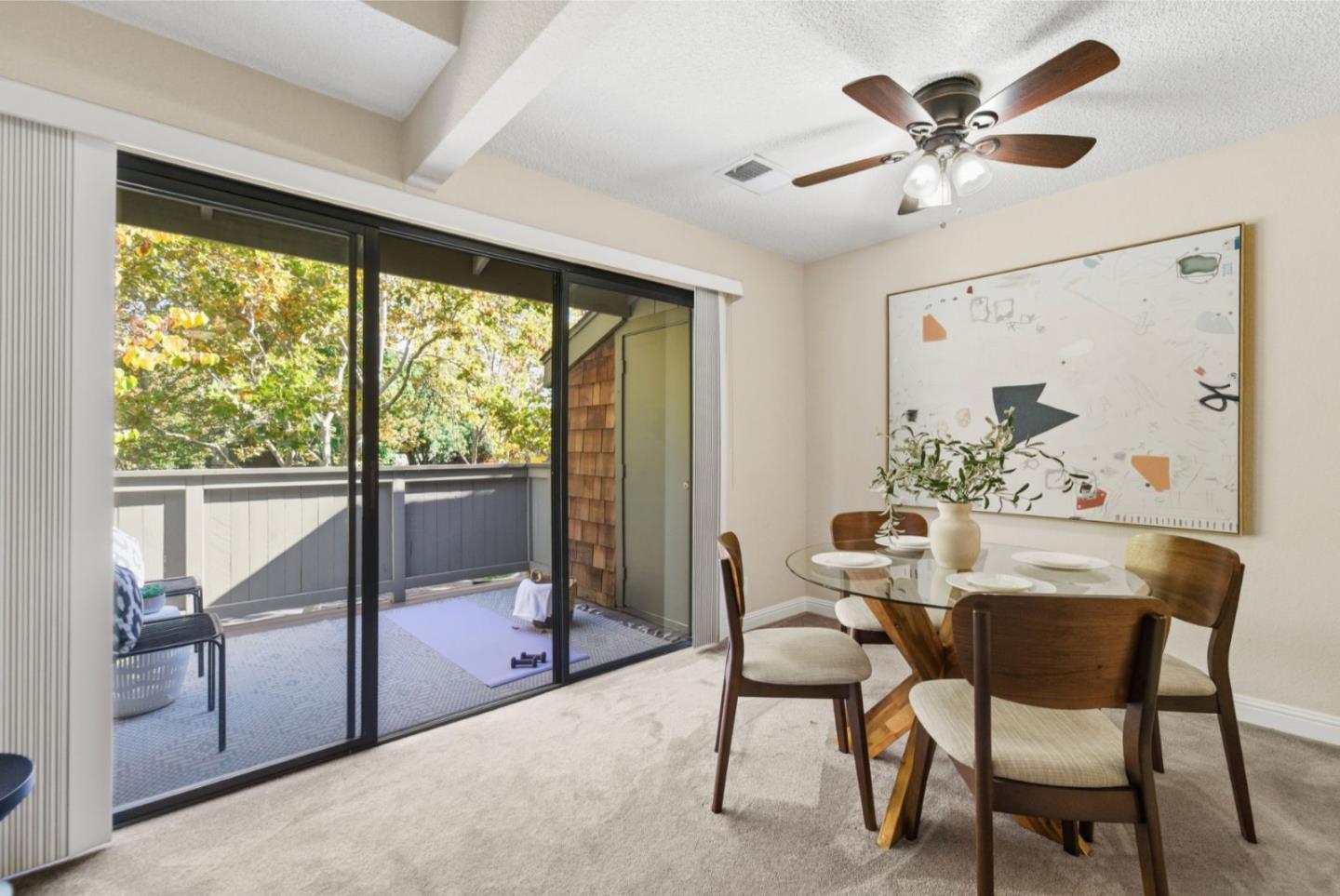 Detail Gallery Image 4 of 28 For 1913 La Terrace Cir, San Jose,  CA 95123 - 2 Beds | 2 Baths