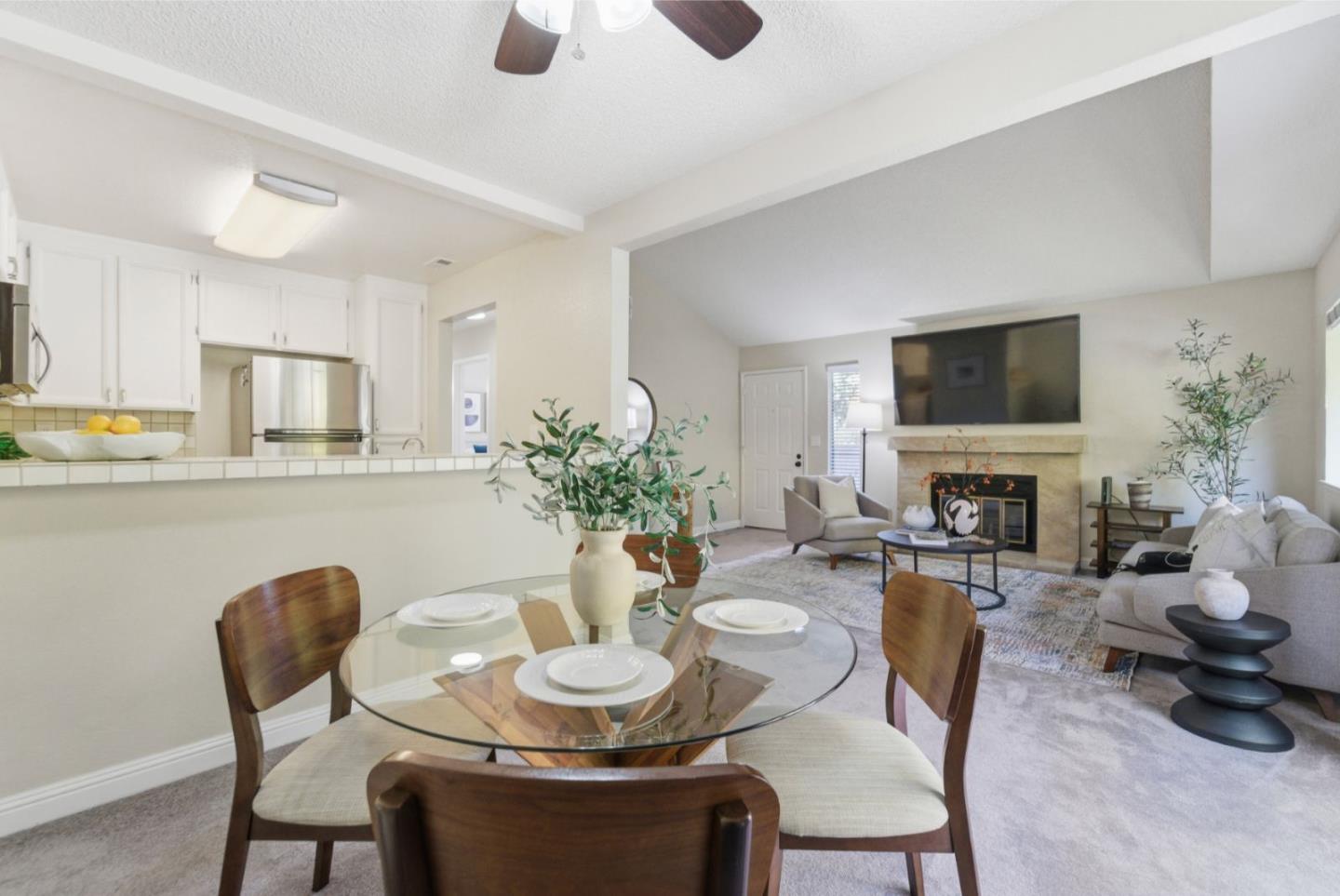 Detail Gallery Image 5 of 28 For 1913 La Terrace Cir, San Jose,  CA 95123 - 2 Beds | 2 Baths