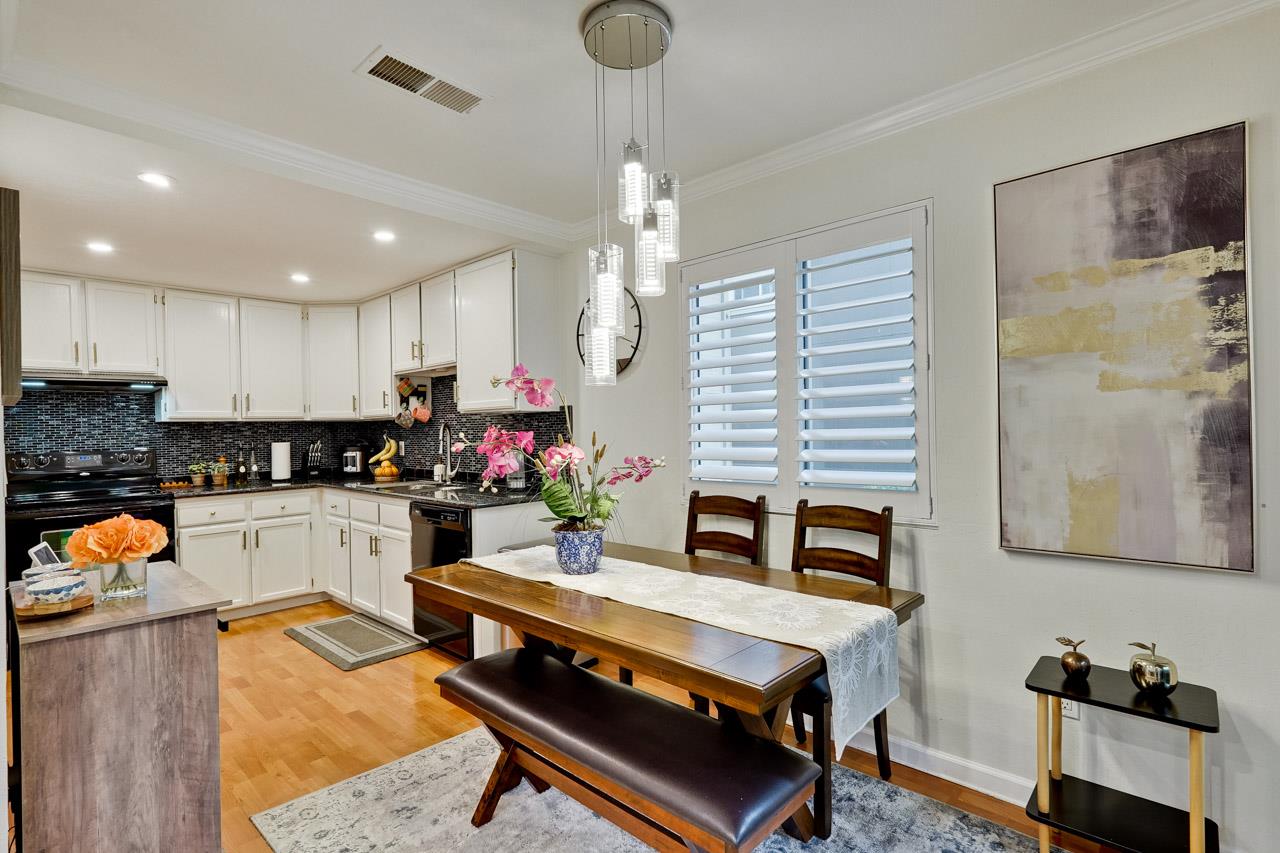 Detail Gallery Image 2 of 30 For 2664 Senter Rd #109,  San Jose,  CA 95111 - 2 Beds | 2 Baths