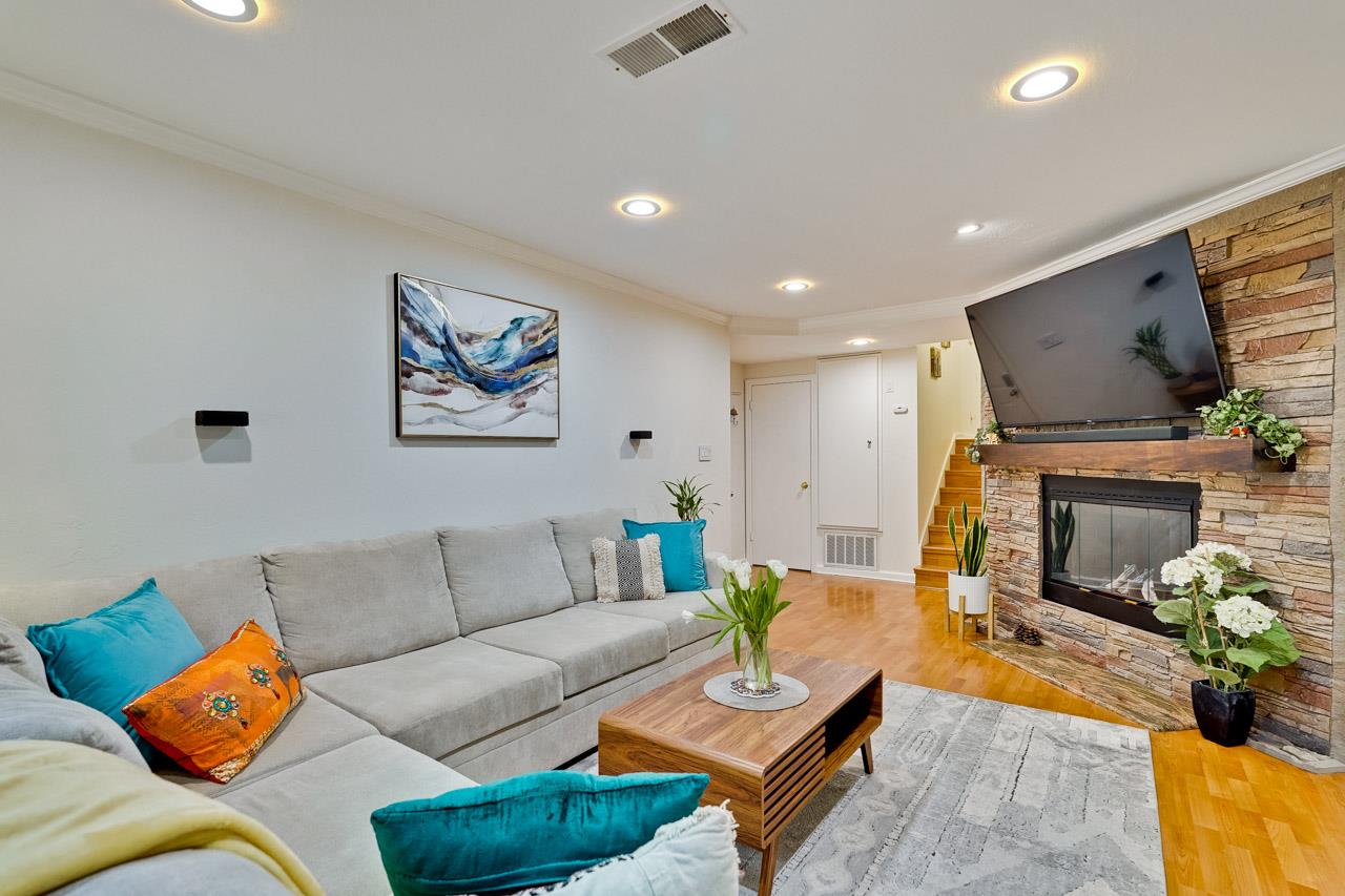 Detail Gallery Image 7 of 30 For 2664 Senter Rd #109,  San Jose,  CA 95111 - 2 Beds | 2 Baths