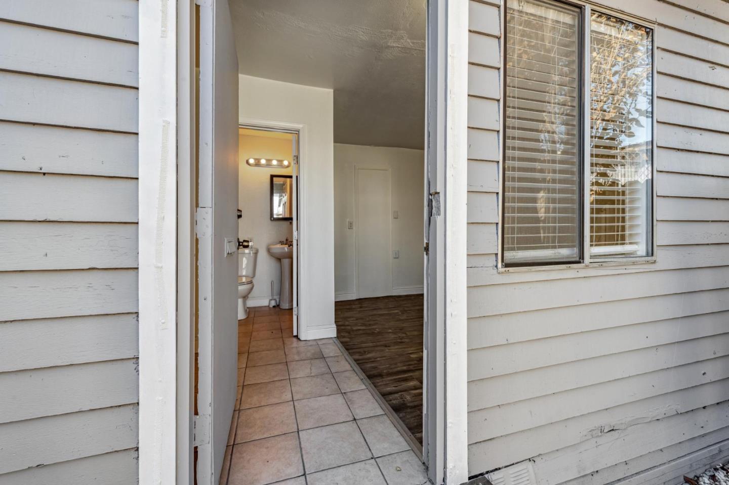 Detail Gallery Image 21 of 27 For 1726 Roosevelt Ave, Richmond,  CA 94801 - 2 Beds | 1 Baths