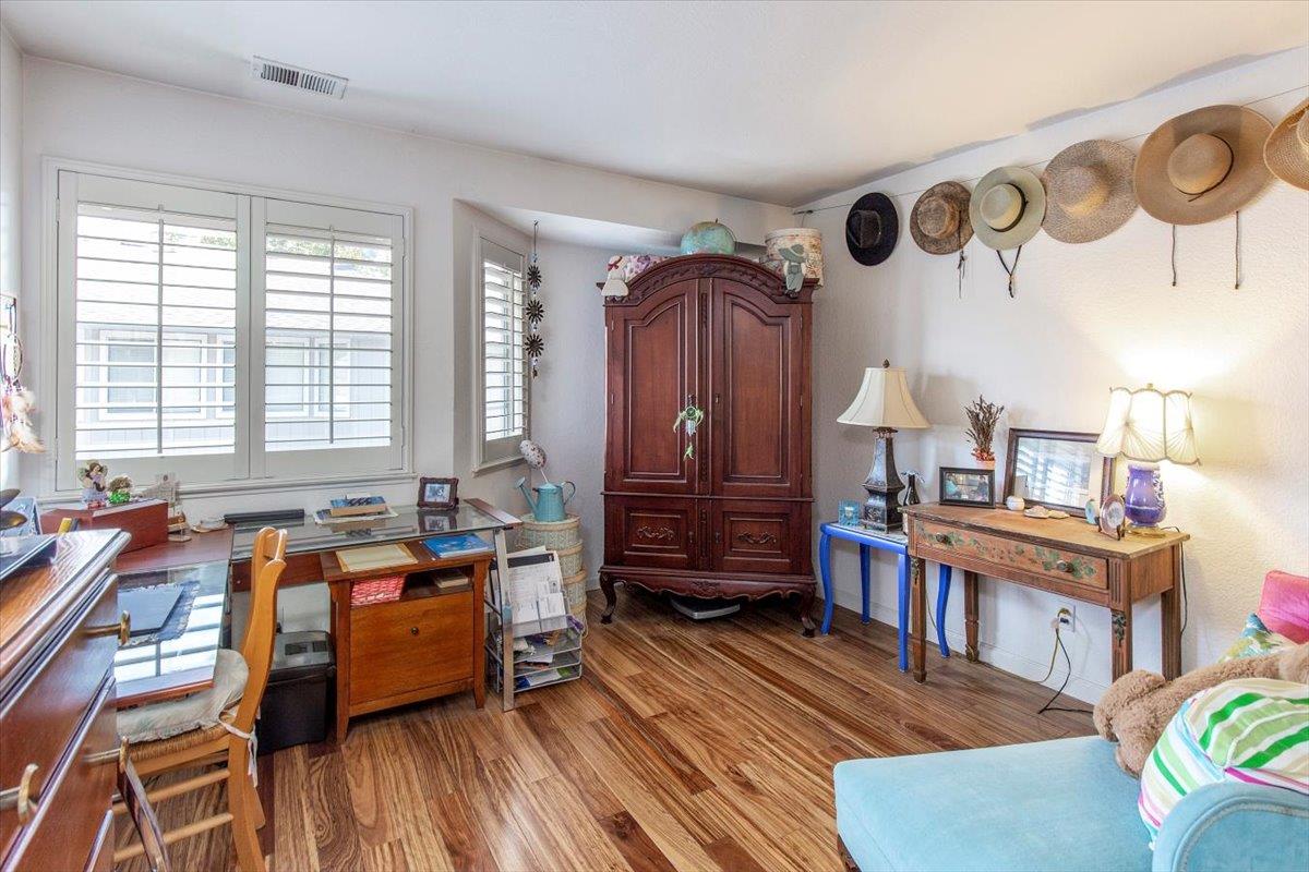 Detail Gallery Image 12 of 23 For 3489 Wine Barrel Way, San Jose,  CA 95124 - 2 Beds | 2 Baths