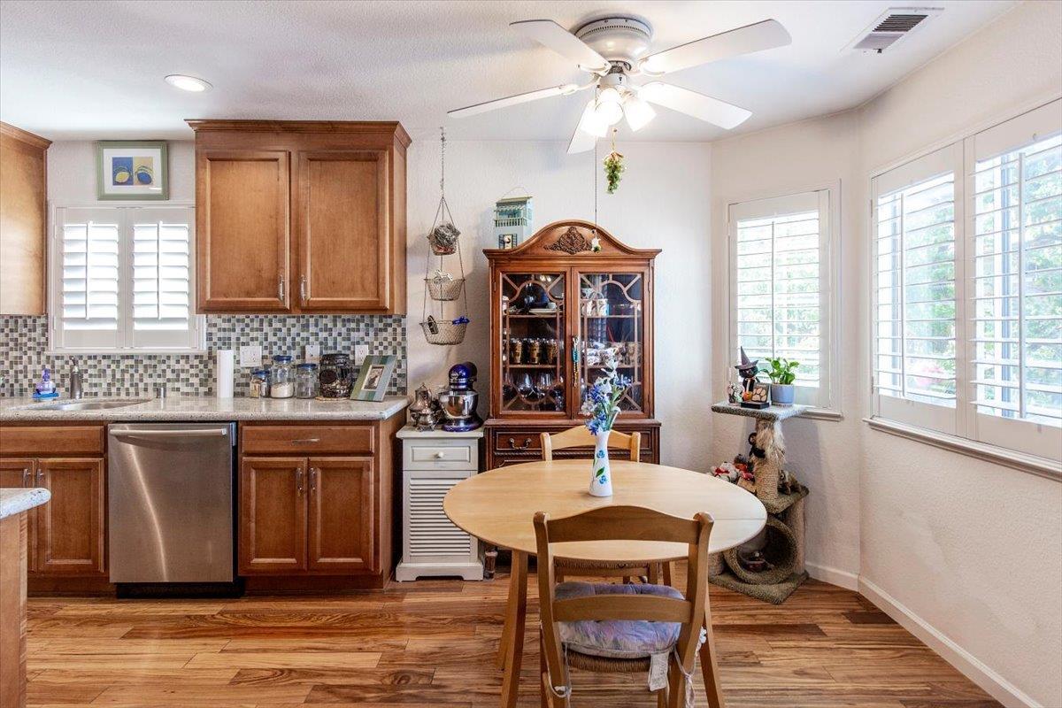 Detail Gallery Image 16 of 23 For 3489 Wine Barrel Way, San Jose,  CA 95124 - 2 Beds | 2 Baths