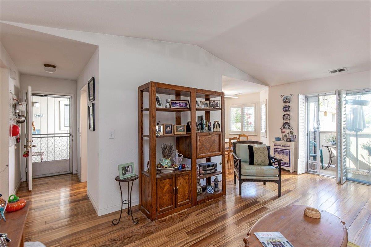 Detail Gallery Image 19 of 23 For 3489 Wine Barrel Way, San Jose,  CA 95124 - 2 Beds | 2 Baths