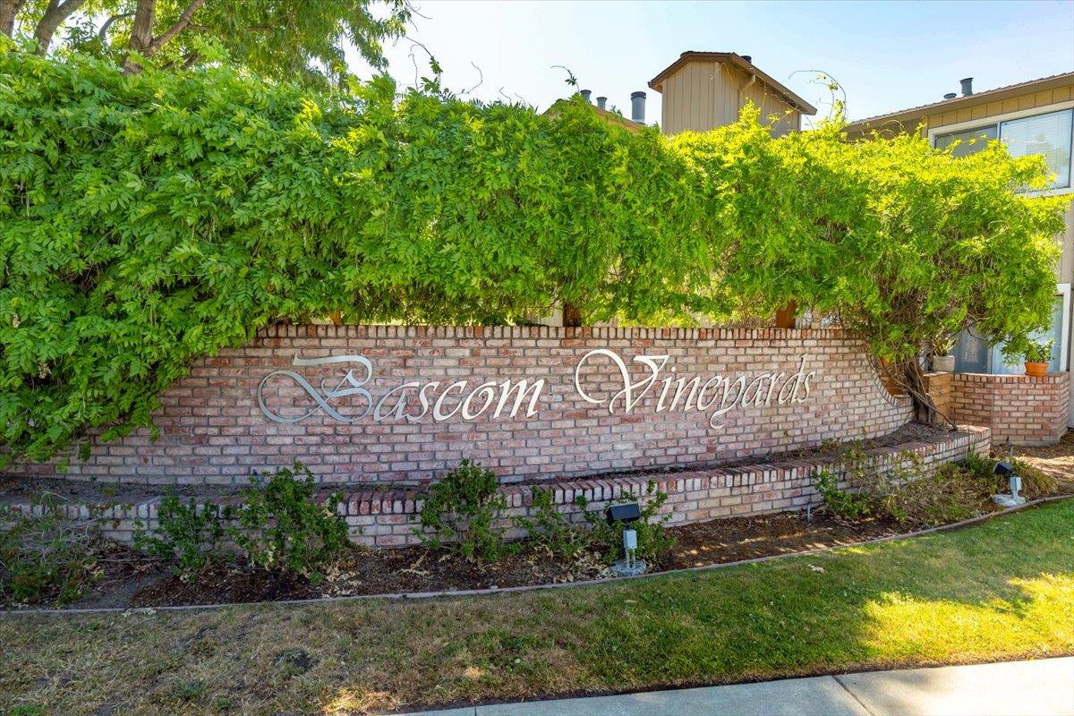 Detail Gallery Image 5 of 23 For 3489 Wine Barrel Way, San Jose,  CA 95124 - 2 Beds | 2 Baths