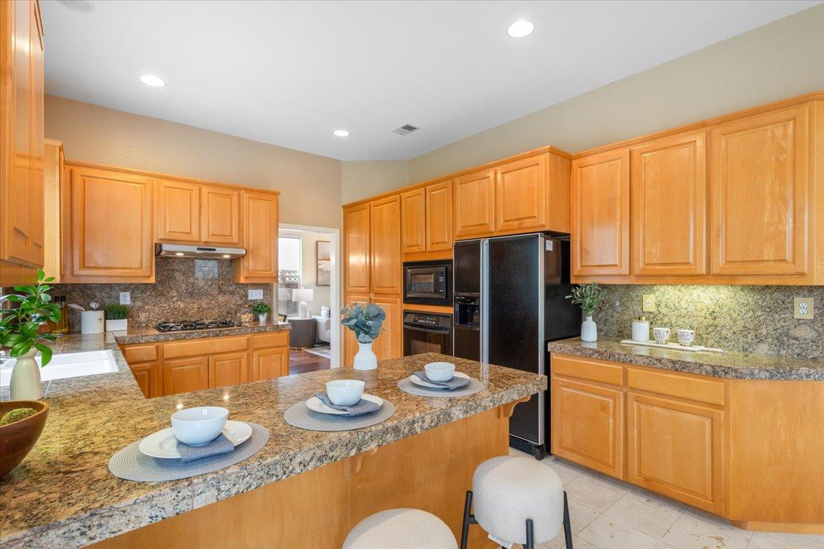 Detail Gallery Image 12 of 53 For 5813 Firestone Ct, San Jose,  CA 95138 - 5 Beds | 3 Baths