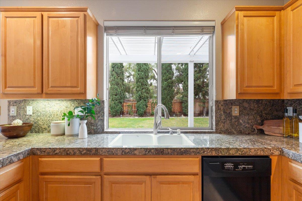 Detail Gallery Image 14 of 53 For 5813 Firestone Ct, San Jose,  CA 95138 - 5 Beds | 3 Baths