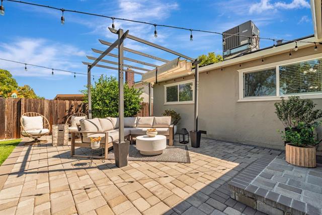 Detail Gallery Image 8 of 12 For 3425 Dormer Ave, Concord,  CA 94519 - 3 Beds | 2 Baths