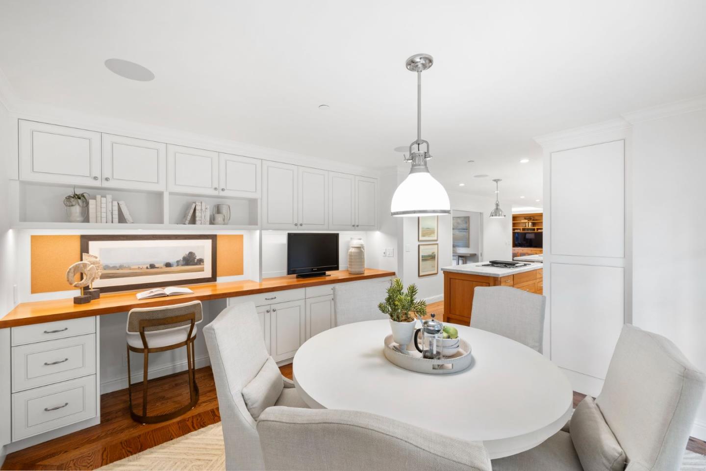 Detail Gallery Image 17 of 51 For 310 Ranelagh Rd, Hillsborough,  CA 94010 - 4 Beds | 3/1 Baths