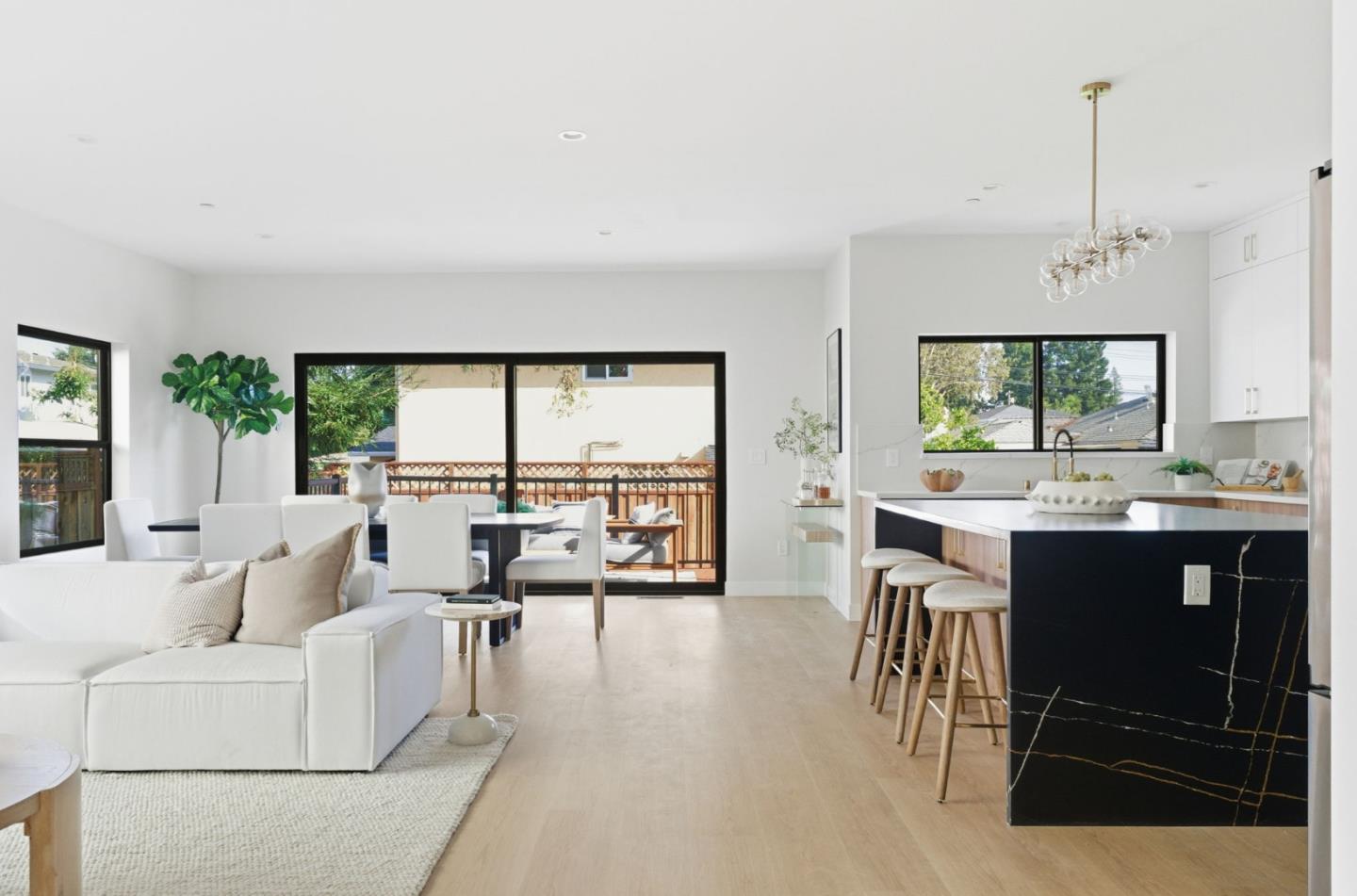 Detail Gallery Image 11 of 49 For 55 Orchard Ave, Redwood City,  CA 94061 - 5 Beds | 4/1 Baths