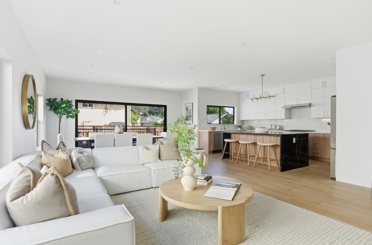 Detail Gallery Image 14 of 49 For 55 Orchard Ave, Redwood City,  CA 94061 - 5 Beds | 4/1 Baths