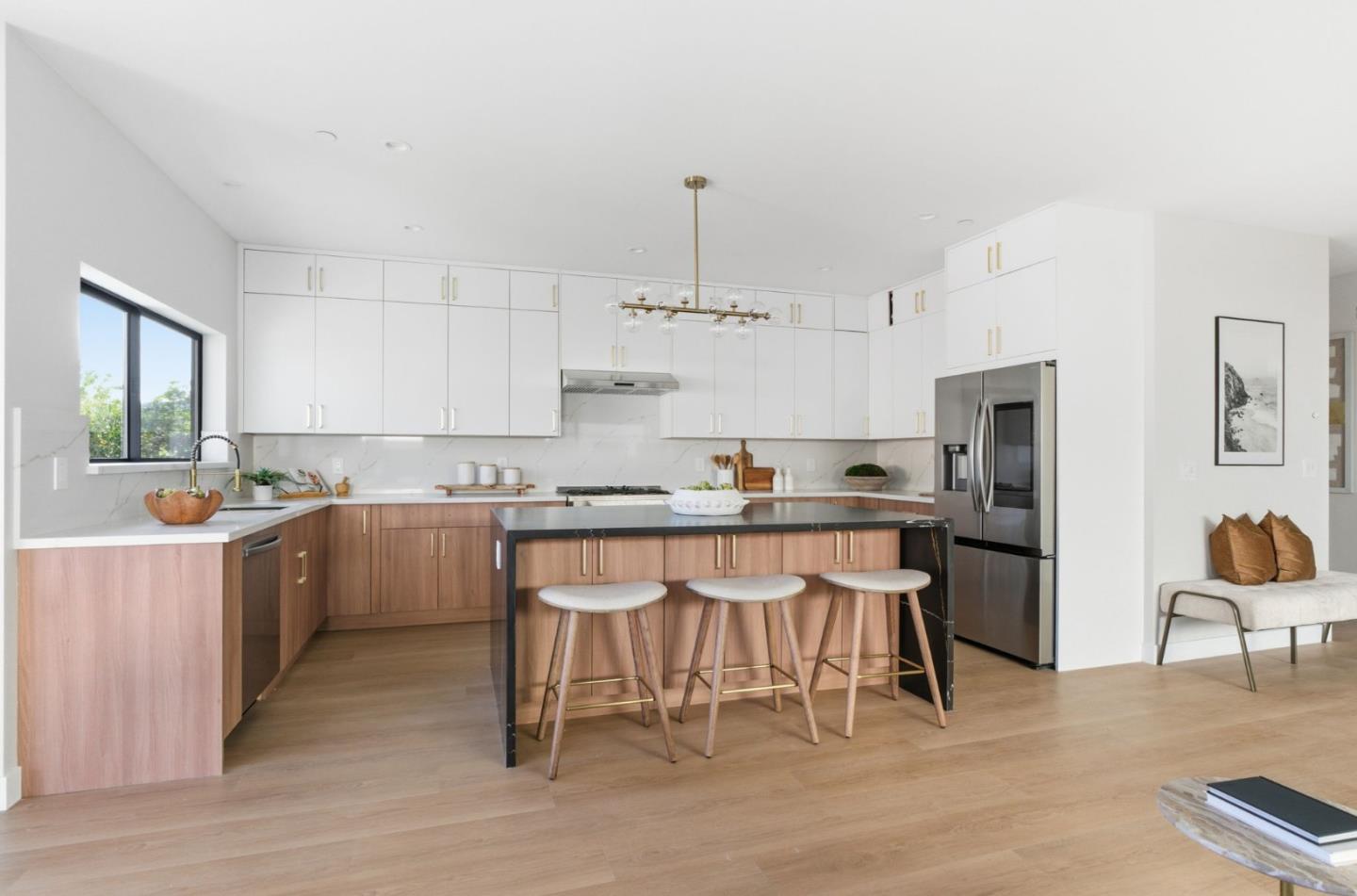 Detail Gallery Image 16 of 49 For 55 Orchard Ave, Redwood City,  CA 94061 - 5 Beds | 4/1 Baths