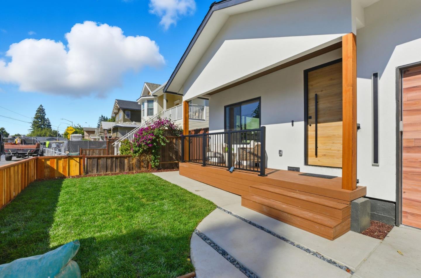 Detail Gallery Image 3 of 49 For 55 Orchard Ave, Redwood City,  CA 94061 - 5 Beds | 4/1 Baths