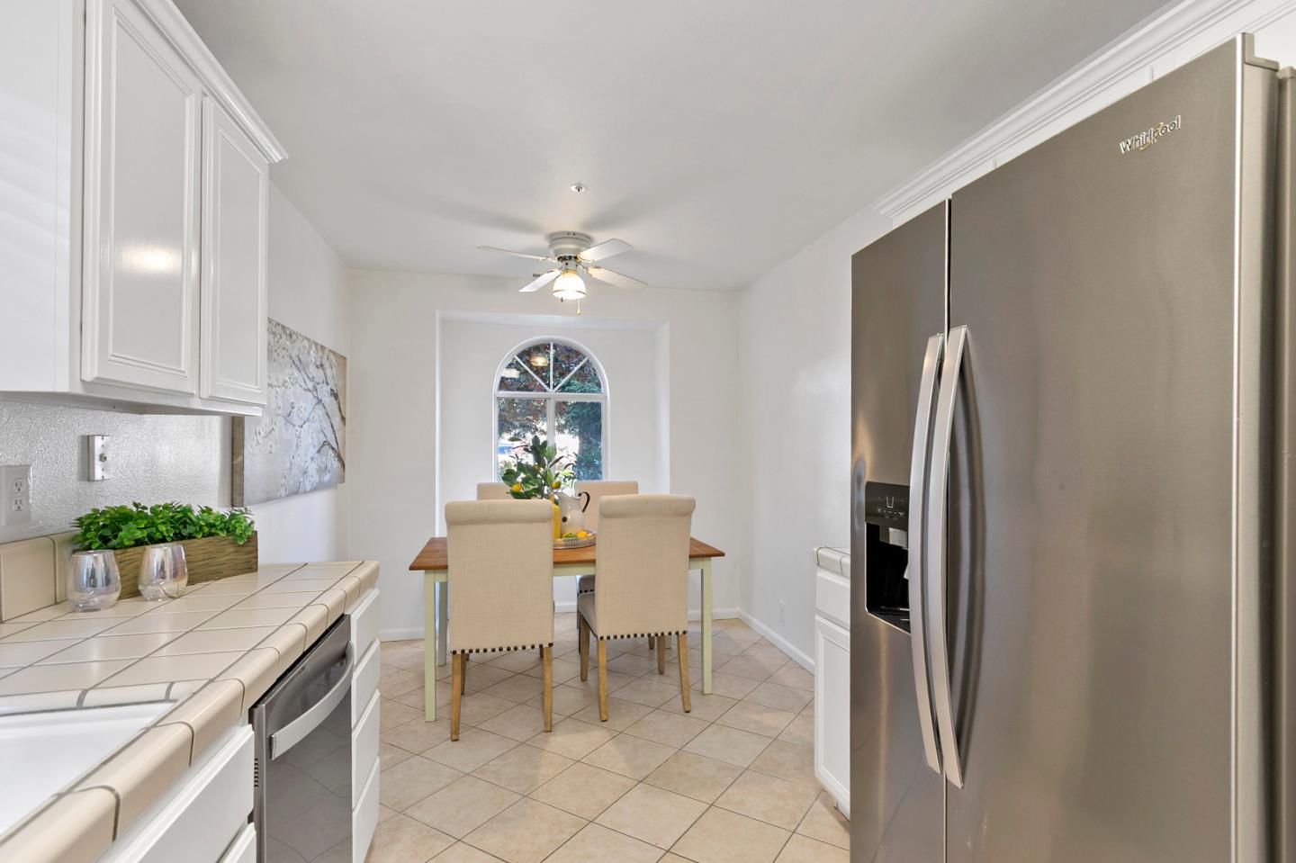 Detail Gallery Image 15 of 37 For 2320 Amber, Santa Cruz,  CA 95062 - 3 Beds | 2 Baths