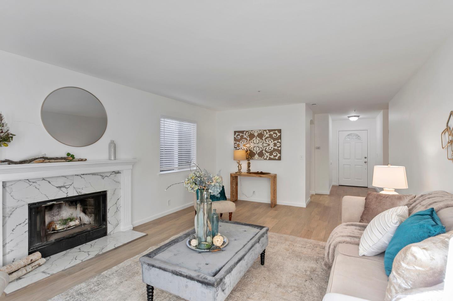 Detail Gallery Image 8 of 37 For 2320 Amber, Santa Cruz,  CA 95062 - 3 Beds | 2 Baths