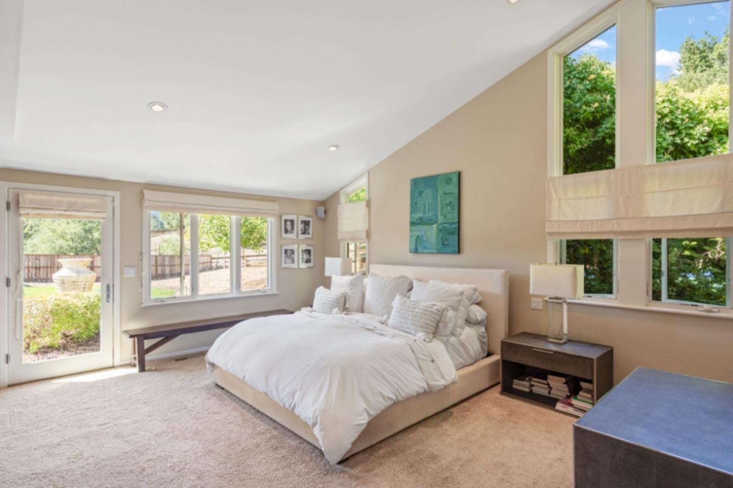 Detail Gallery Image 13 of 32 For 135 Meadowood Dr, Portola Valley,  CA 94028 - 3 Beds | 3 Baths