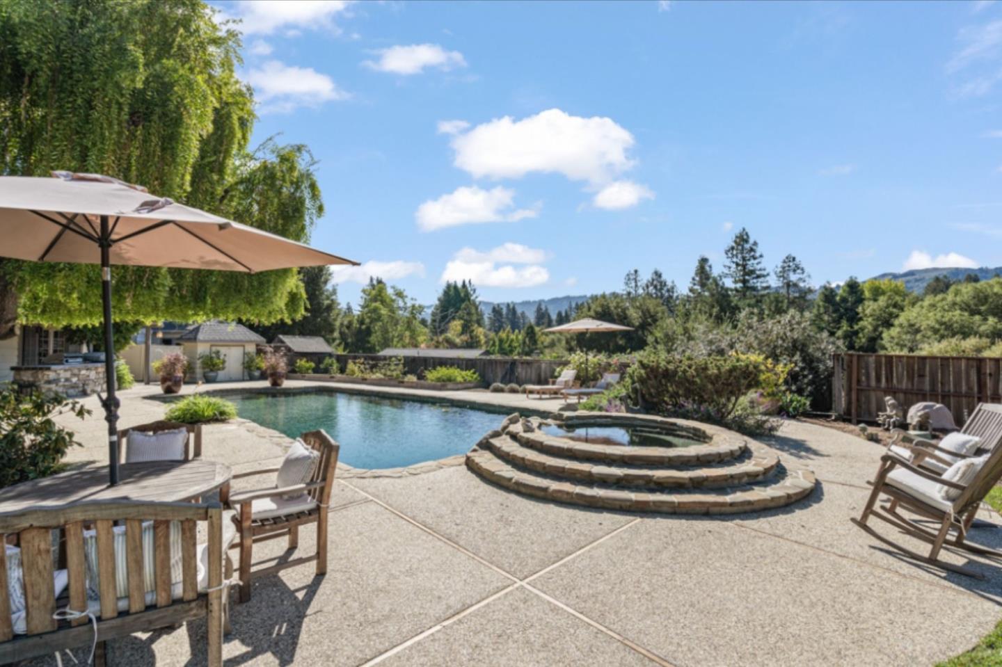 Detail Gallery Image 24 of 32 For 135 Meadowood Dr, Portola Valley,  CA 94028 - 3 Beds | 3 Baths