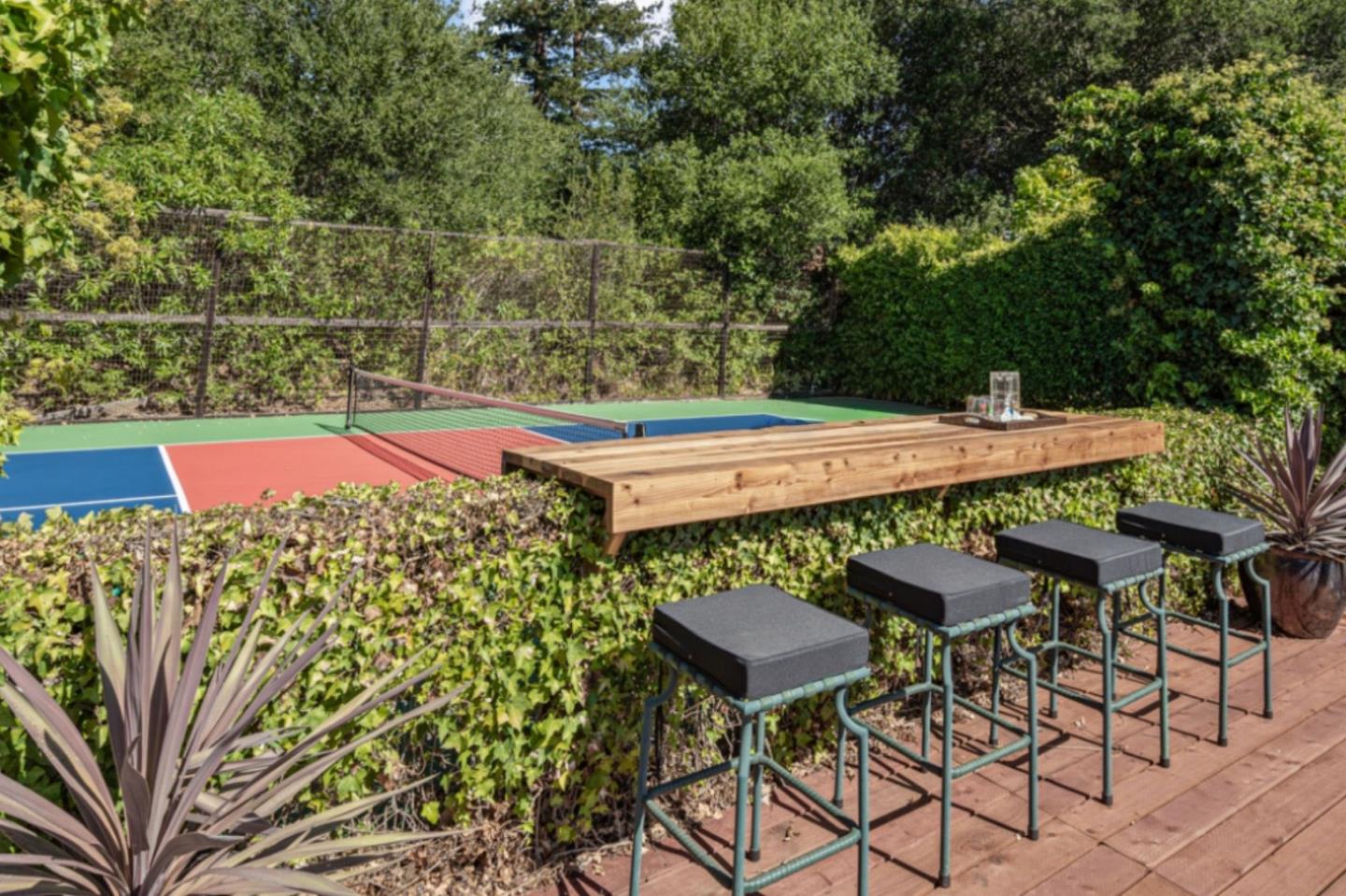 Detail Gallery Image 27 of 32 For 135 Meadowood Dr, Portola Valley,  CA 94028 - 3 Beds | 3 Baths