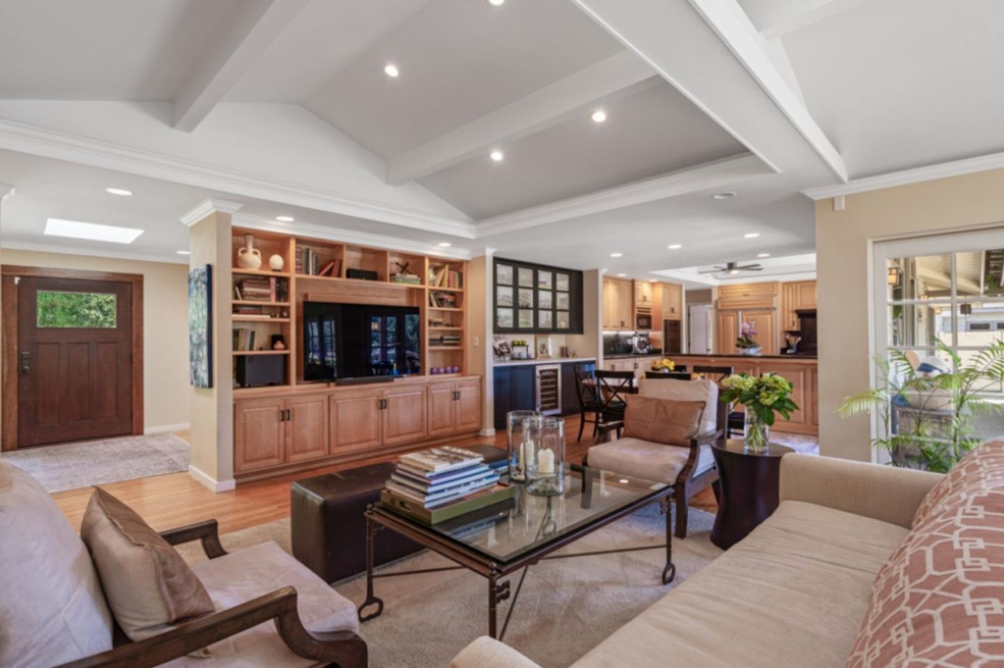 Detail Gallery Image 4 of 32 For 135 Meadowood Dr, Portola Valley,  CA 94028 - 3 Beds | 3 Baths