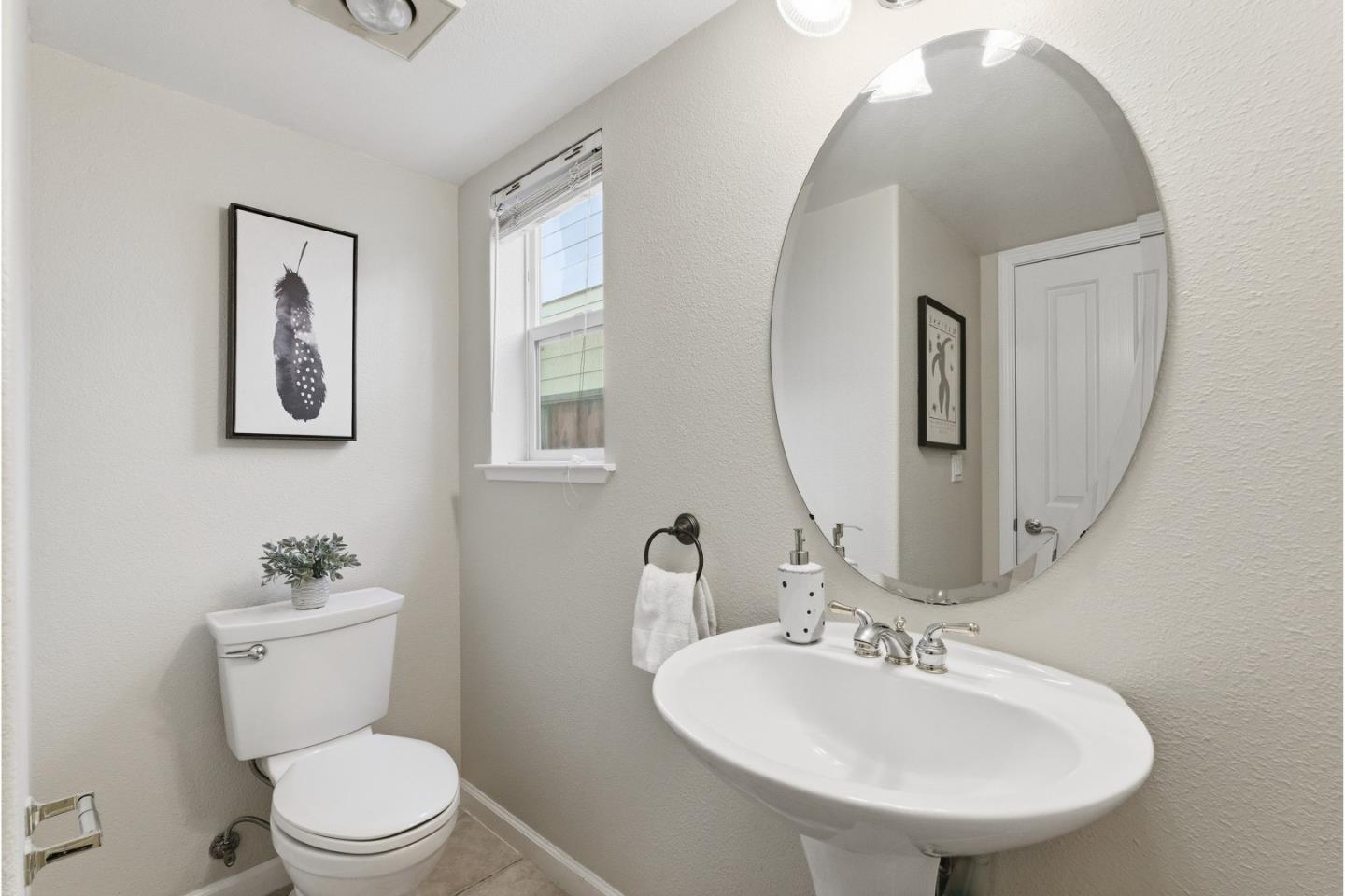 Detail Gallery Image 21 of 49 For 956 Mouton Cir, East Palo Alto,  CA 94303 - 4 Beds | 2/1 Baths