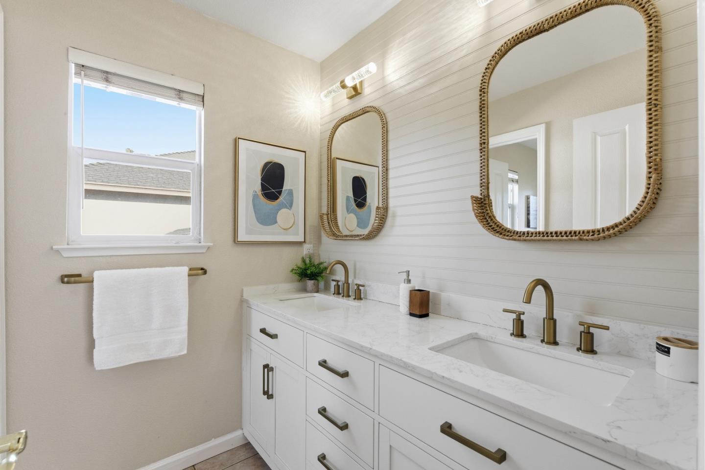 Detail Gallery Image 31 of 49 For 956 Mouton Cir, East Palo Alto,  CA 94303 - 4 Beds | 2/1 Baths