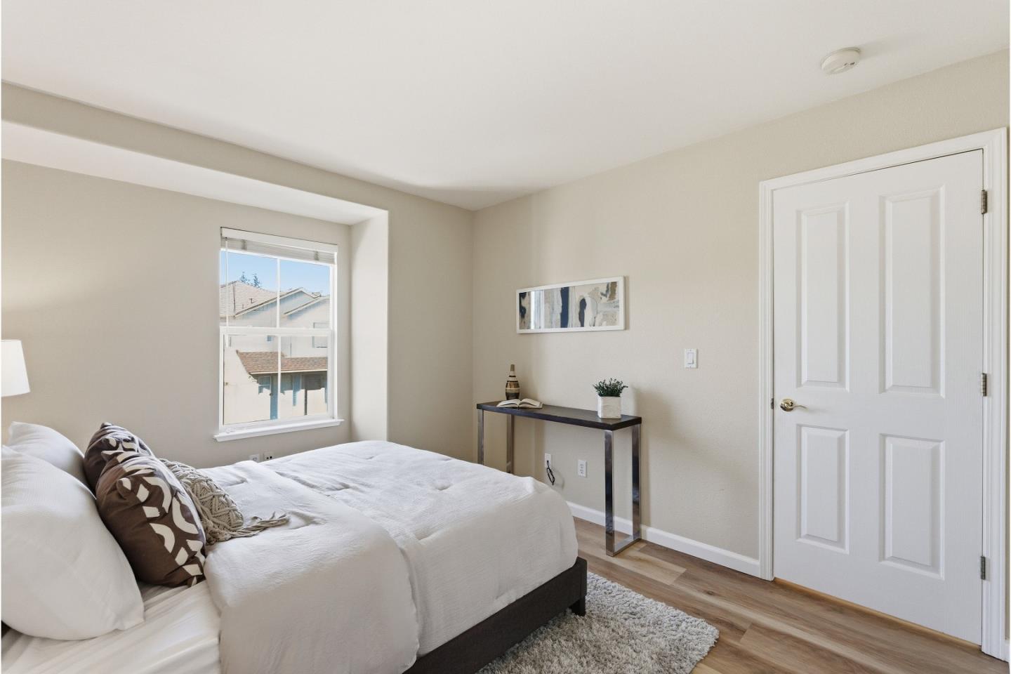 Detail Gallery Image 33 of 49 For 956 Mouton Cir, East Palo Alto,  CA 94303 - 4 Beds | 2/1 Baths