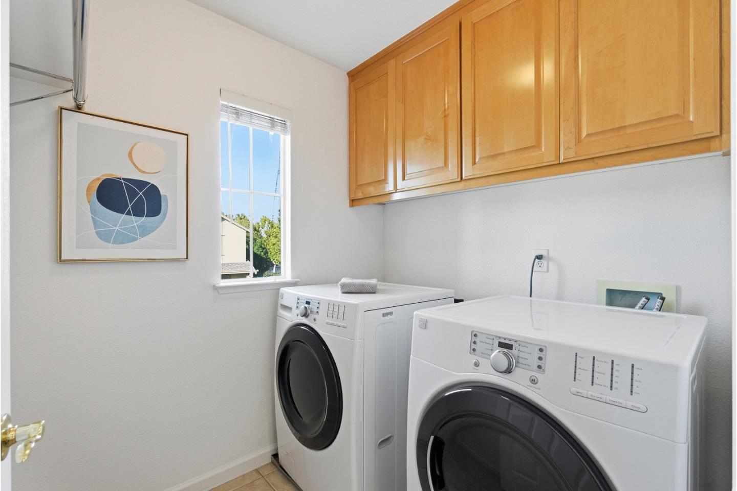 Detail Gallery Image 39 of 49 For 956 Mouton Cir, East Palo Alto,  CA 94303 - 4 Beds | 2/1 Baths