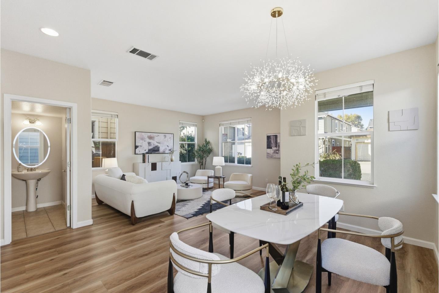 Detail Gallery Image 9 of 49 For 956 Mouton Cir, East Palo Alto,  CA 94303 - 4 Beds | 2/1 Baths