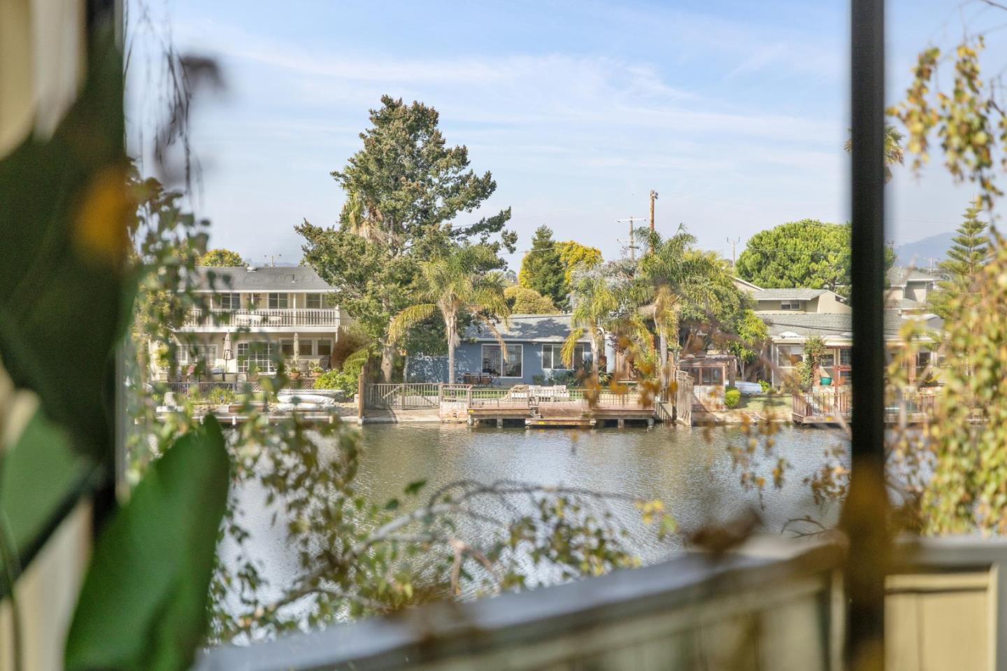 Detail Gallery Image 12 of 63 For 1016 Shoreline Dr, San Mateo,  CA 94404 - 3 Beds | 2 Baths