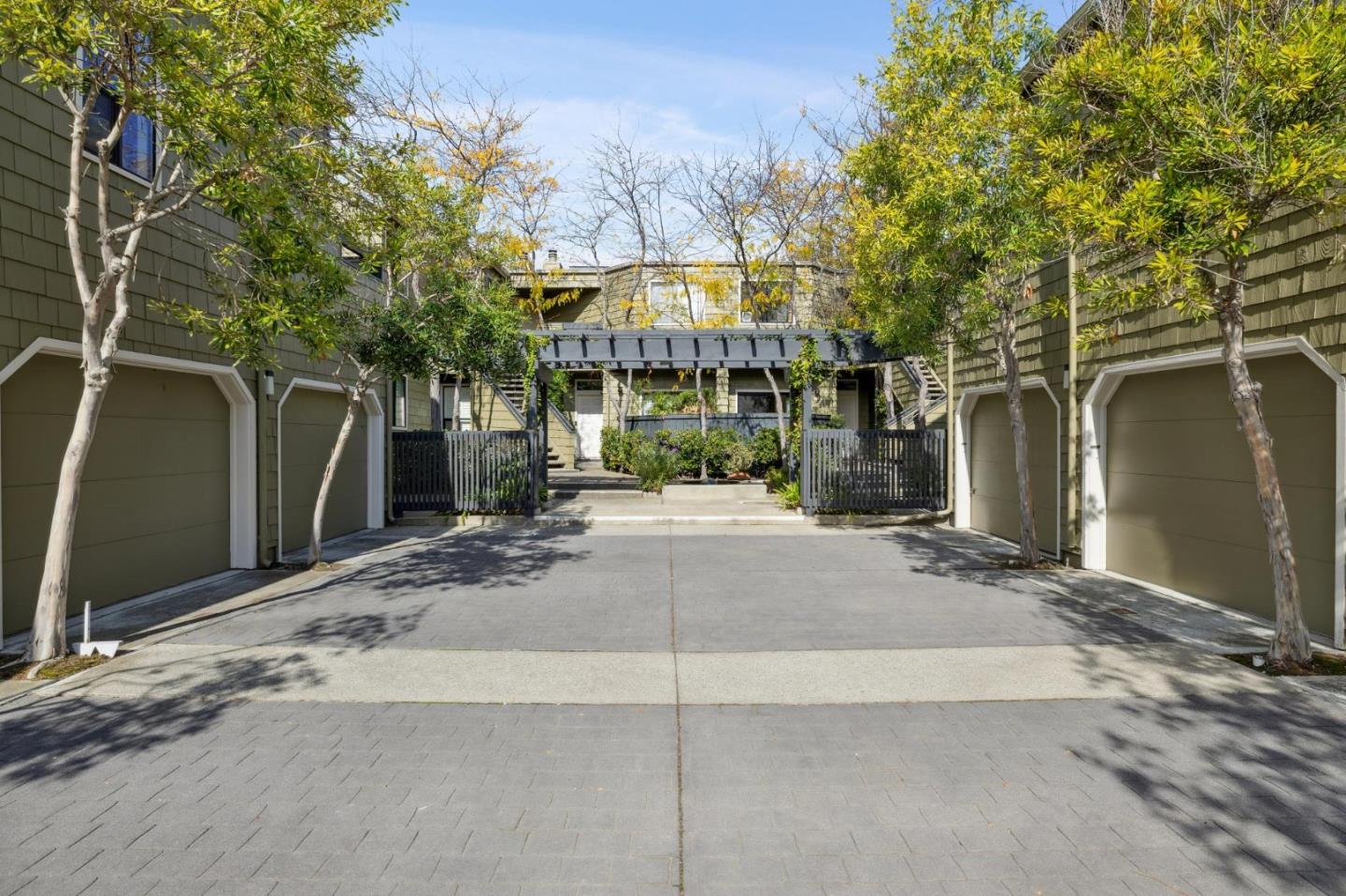 Detail Gallery Image 2 of 63 For 1016 Shoreline Dr, San Mateo,  CA 94404 - 3 Beds | 2 Baths