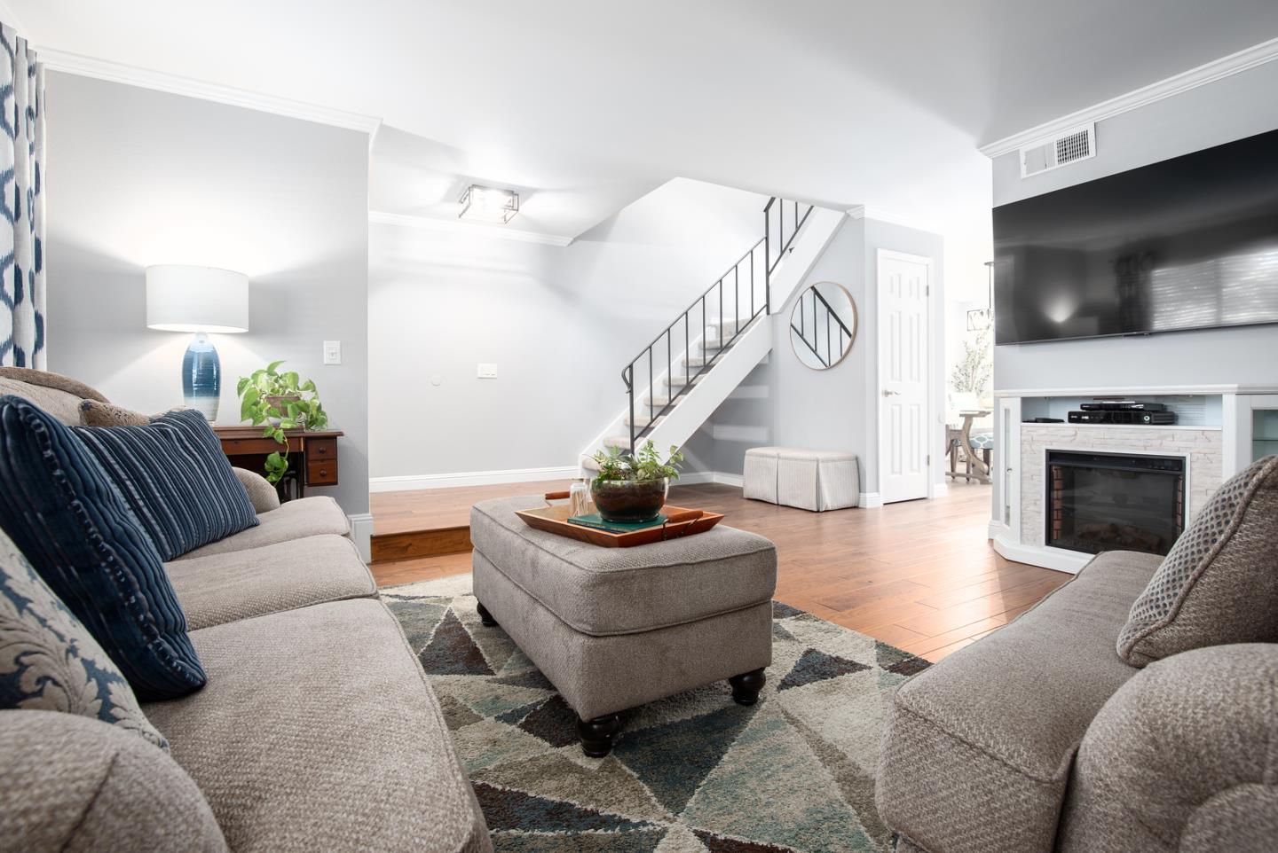 Detail Gallery Image 6 of 30 For 1133 Cooper River Dr, San Jose,  CA 95126 - 3 Beds | 1/1 Baths