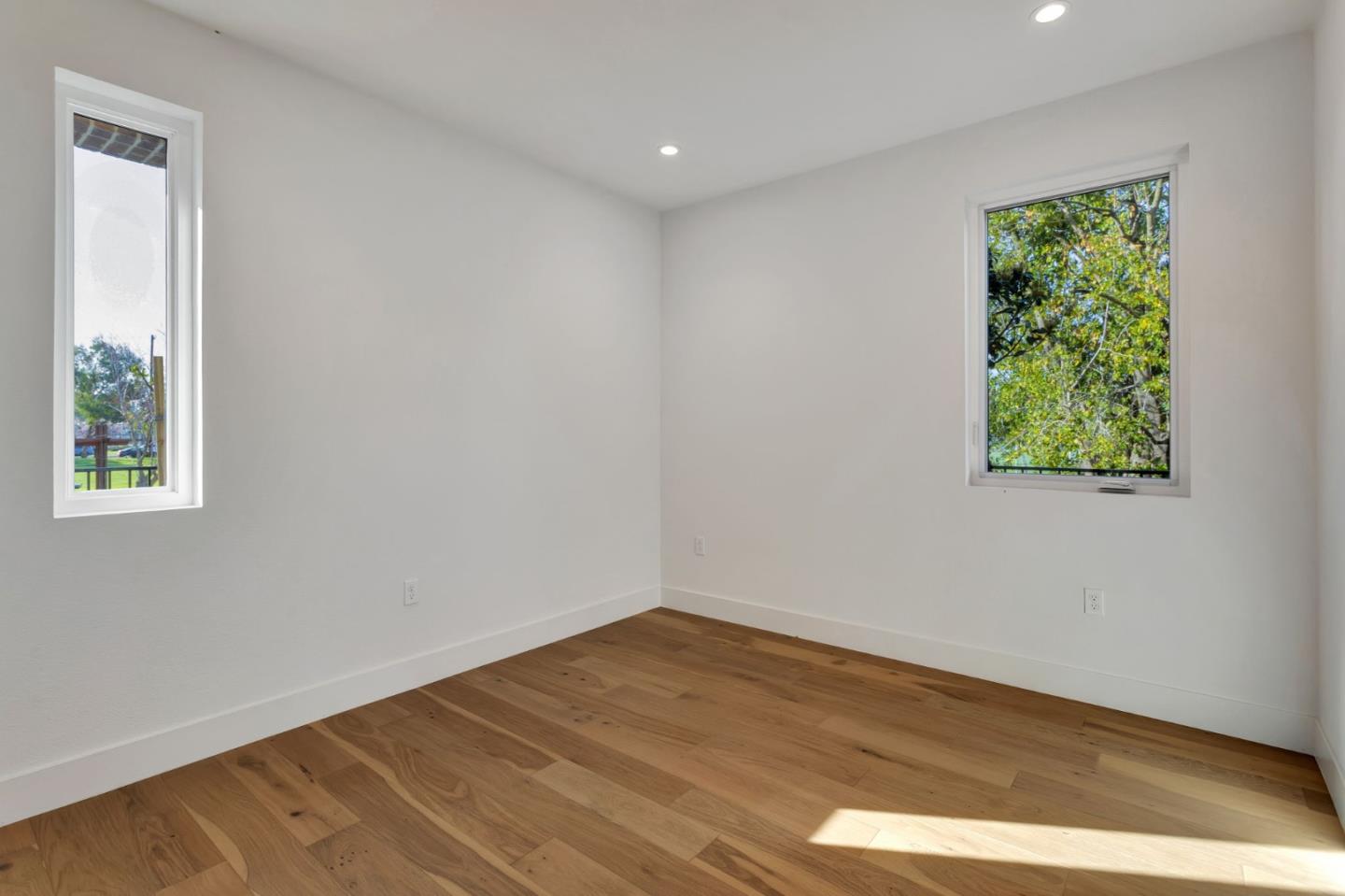 Detail Gallery Image 12 of 30 For 1101 Juana Ct, Palo Alto,  CA 94303 - 4 Beds | 4 Baths