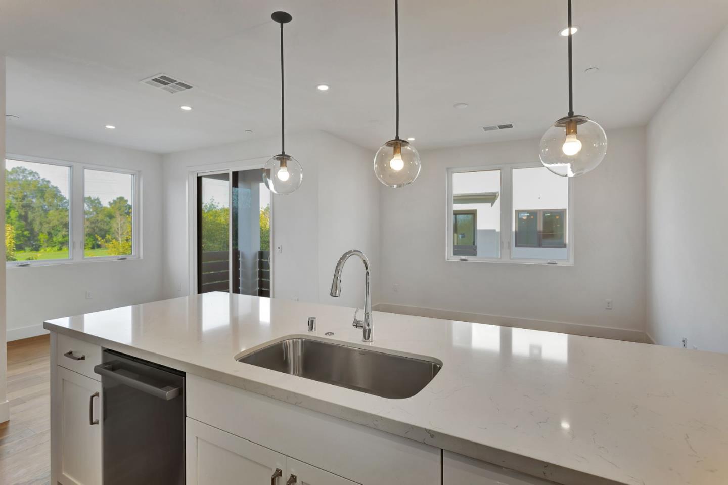 Detail Gallery Image 9 of 30 For 1101 Juana Ct, Palo Alto,  CA 94303 - 4 Beds | 4 Baths