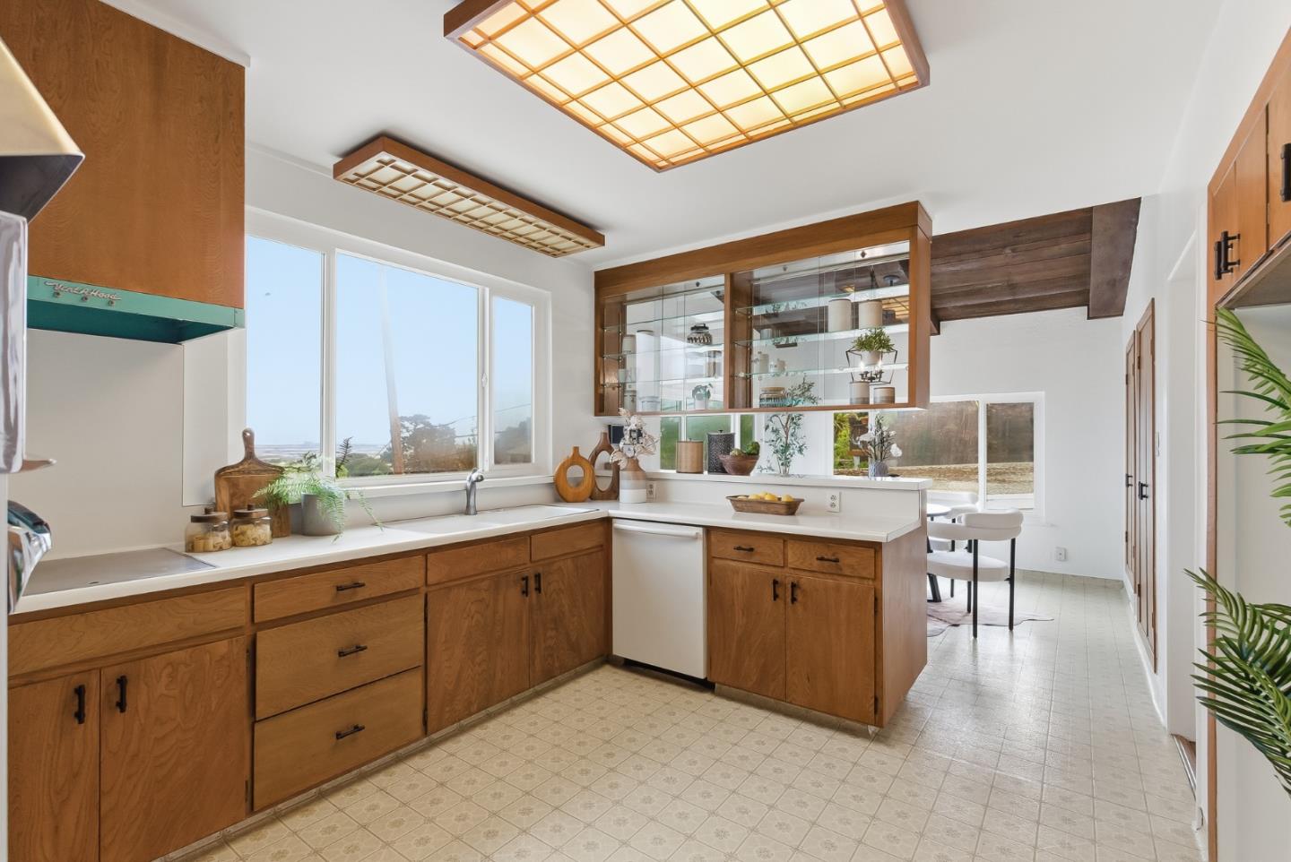 Detail Gallery Image 28 of 72 For 1597 Molitor Rd, Belmont,  CA 94002 - 4 Beds | 3/1 Baths