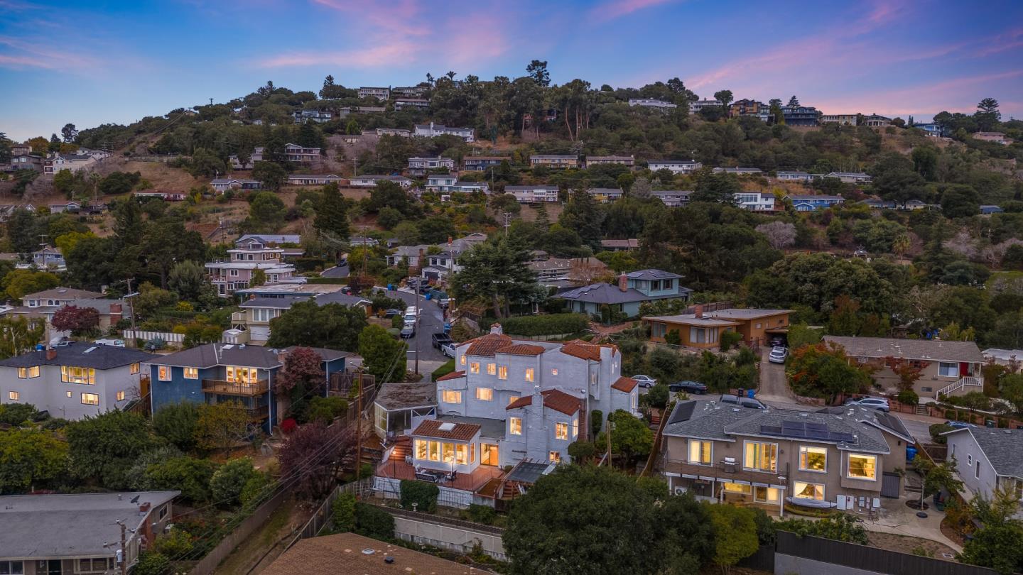 Detail Gallery Image 3 of 72 For 1597 Molitor Rd, Belmont,  CA 94002 - 4 Beds | 3/1 Baths