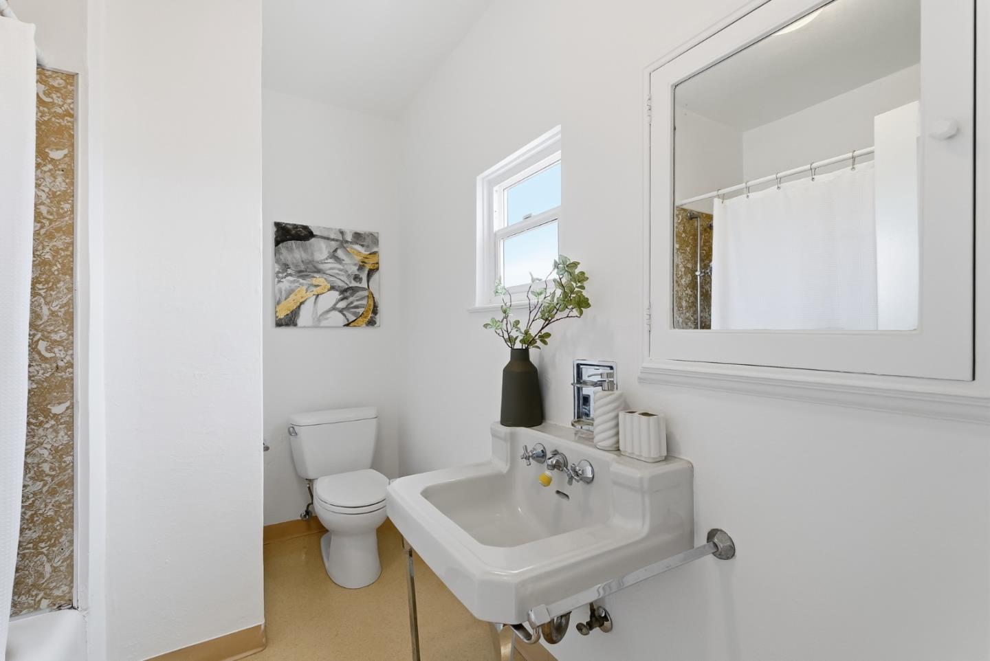 Detail Gallery Image 35 of 72 For 1597 Molitor Rd, Belmont,  CA 94002 - 4 Beds | 3/1 Baths