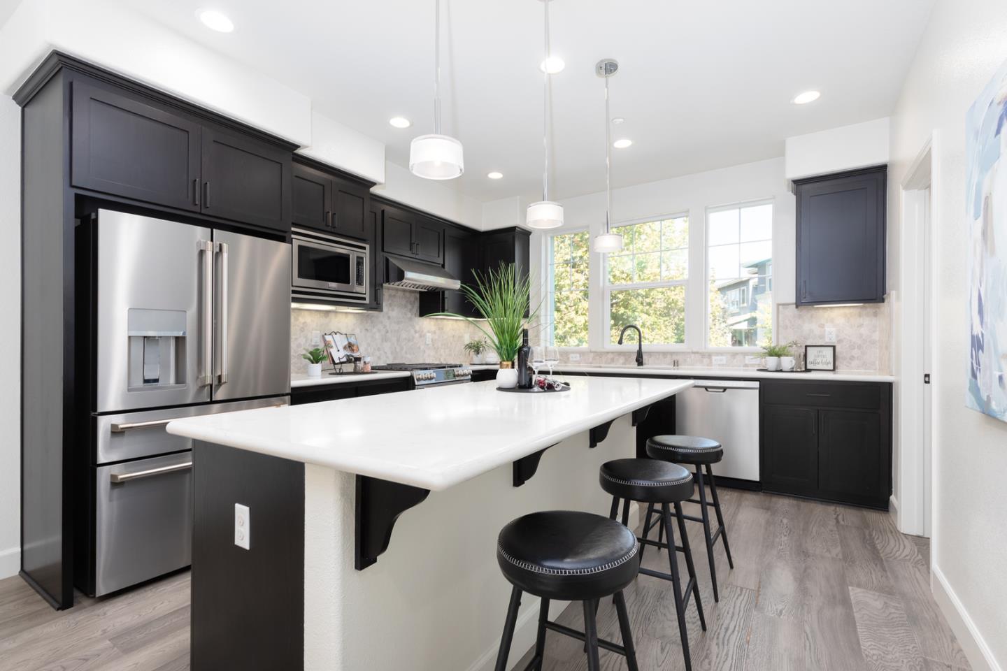 Detail Gallery Image 10 of 40 For 733 E Evelyn Ave, Sunnyvale,  CA 94086 - 3 Beds | 3/1 Baths