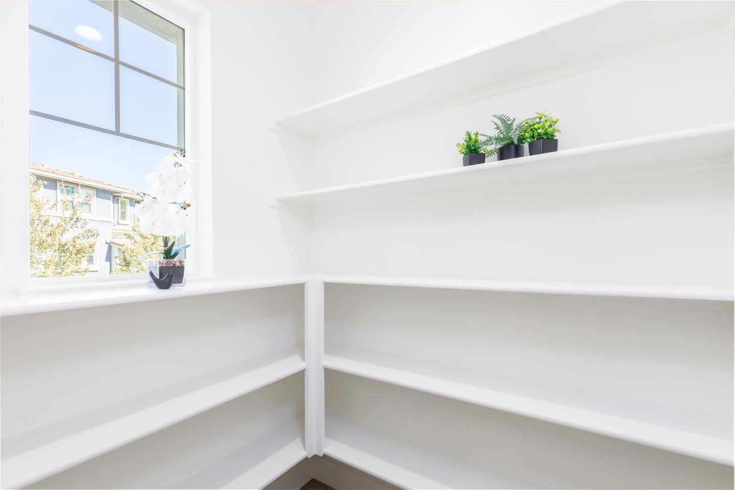 Detail Gallery Image 11 of 40 For 733 E Evelyn Ave, Sunnyvale,  CA 94086 - 3 Beds | 3/1 Baths