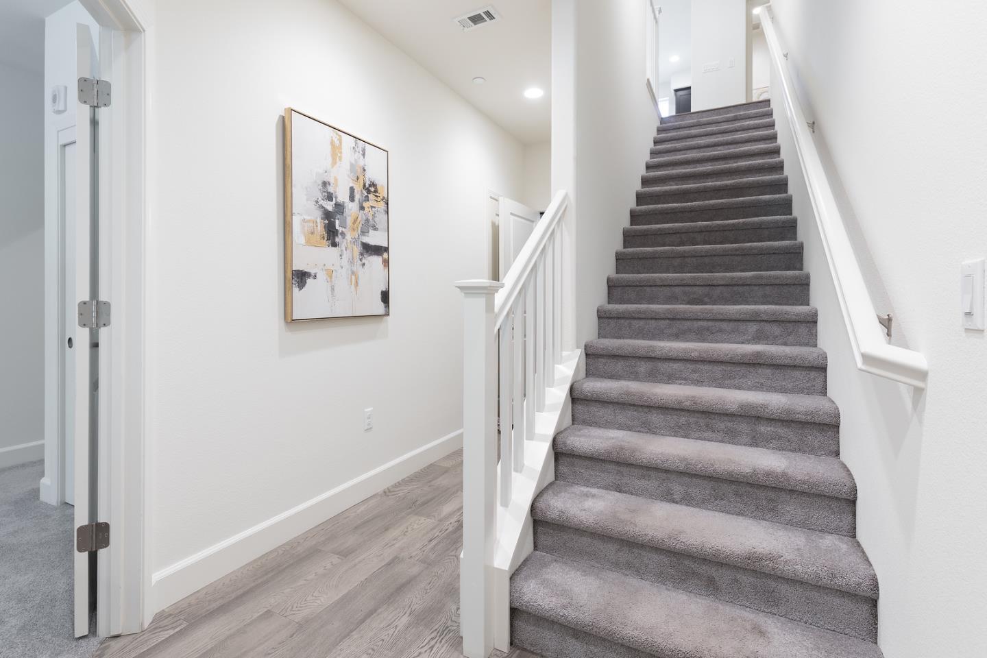 Detail Gallery Image 32 of 40 For 733 E Evelyn Ave, Sunnyvale,  CA 94086 - 3 Beds | 3/1 Baths