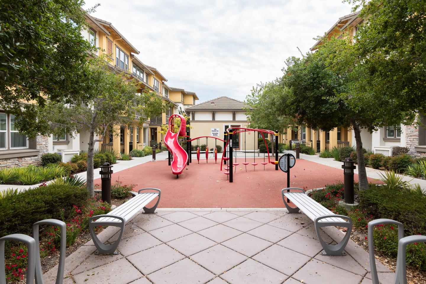 Detail Gallery Image 41 of 44 For 733 E Evelyn Ave, Sunnyvale,  CA 94086 - 3 Beds | 3/1 Baths