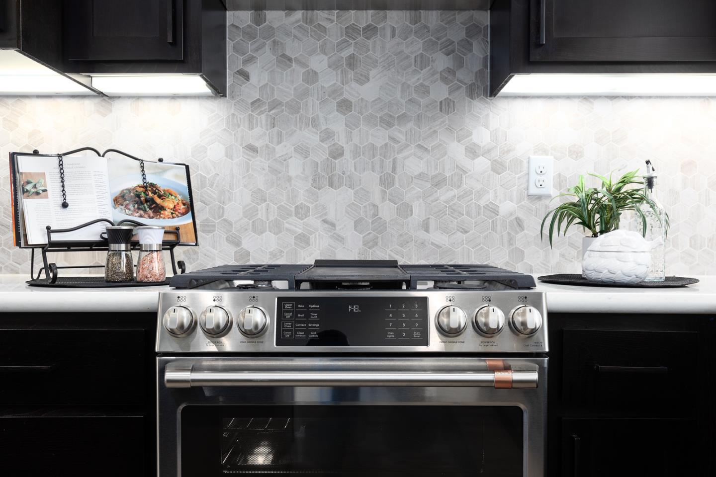 Detail Gallery Image 6 of 40 For 733 E Evelyn Ave, Sunnyvale,  CA 94086 - 3 Beds | 3/1 Baths