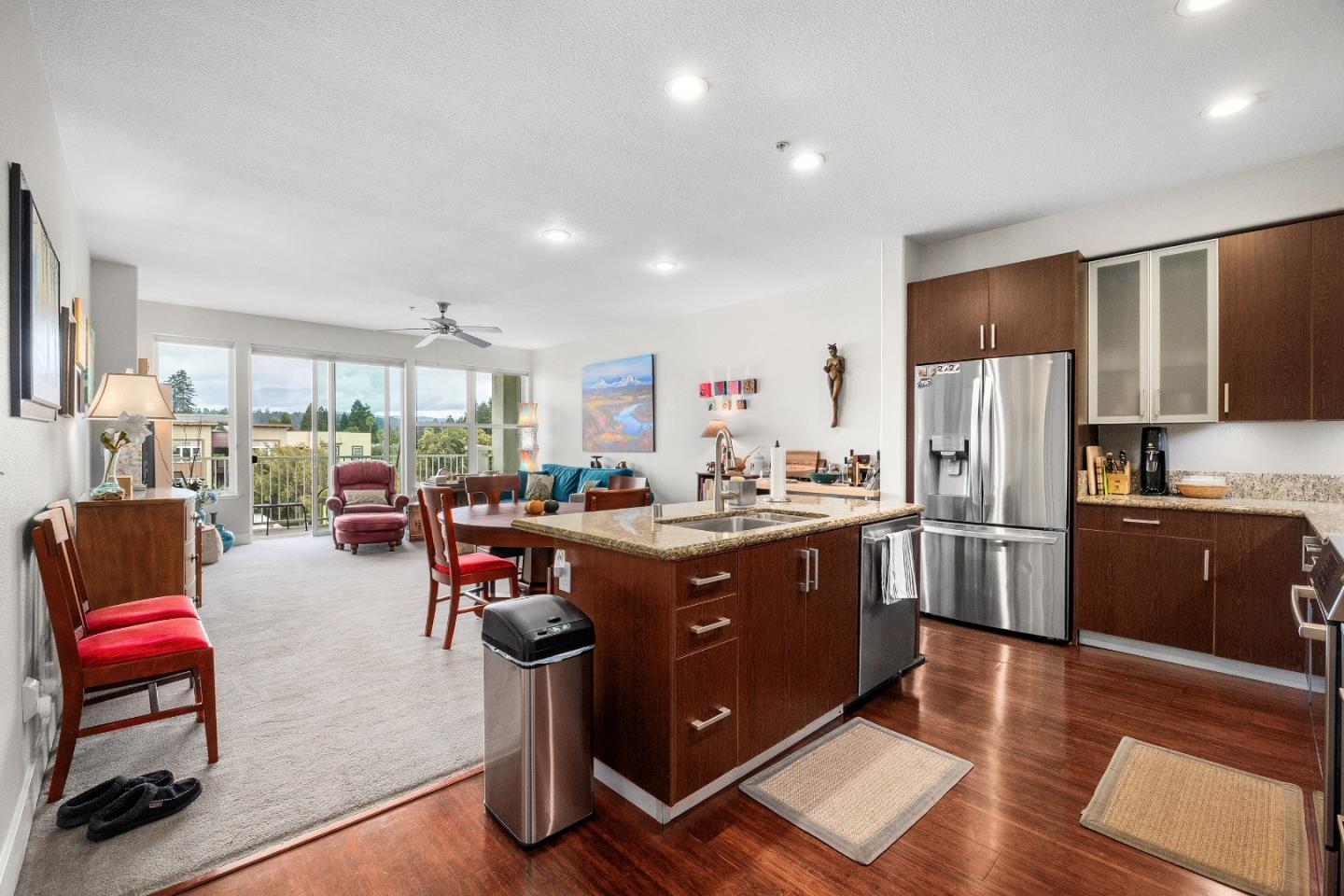 Detail Gallery Image 4 of 29 For 2030 N Pacific Ave #314,  Santa Cruz,  CA 95060 - 3 Beds | 2 Baths