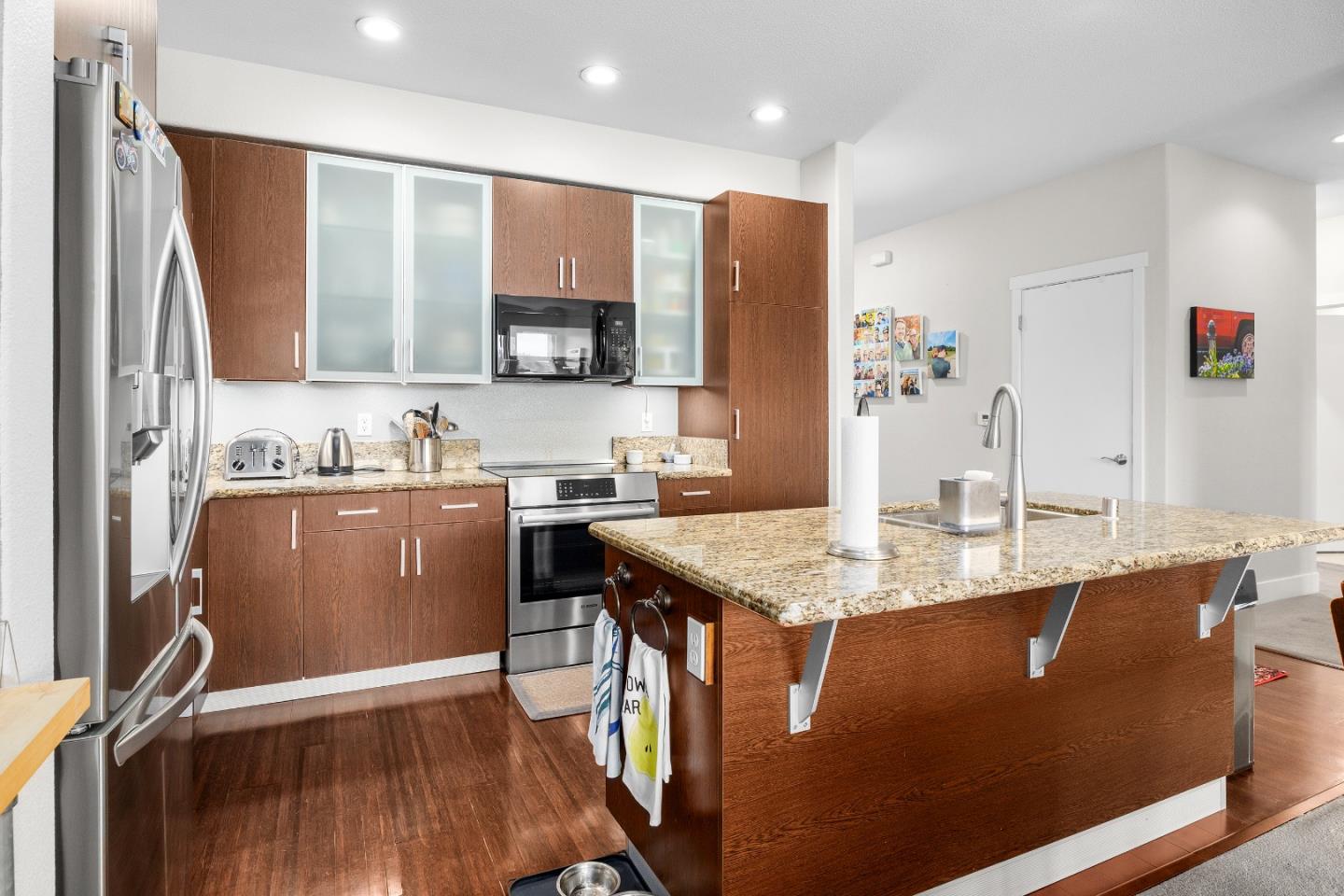 Detail Gallery Image 5 of 29 For 2030 N Pacific Ave #314,  Santa Cruz,  CA 95060 - 3 Beds | 2 Baths