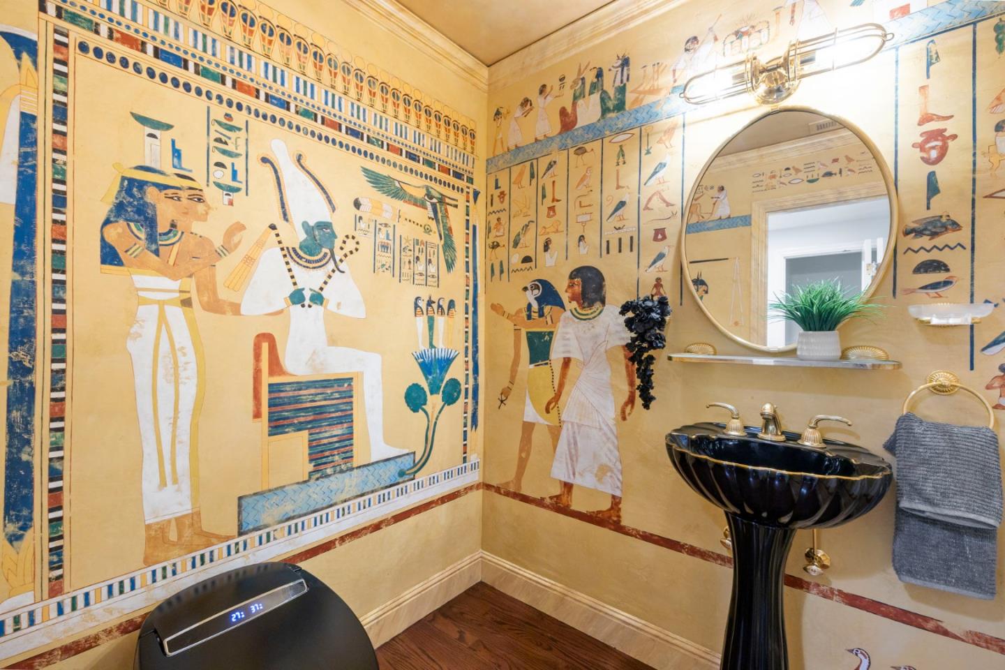 Detail Gallery Image 14 of 45 For 29 Barcelona Cir, Redwood City,  CA 94065 - 4 Beds | 2/1 Baths