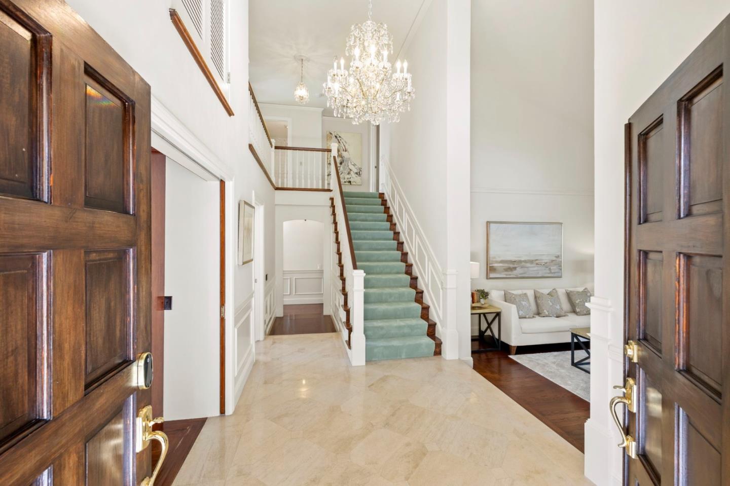 Detail Gallery Image 2 of 45 For 29 Barcelona Cir, Redwood City,  CA 94065 - 4 Beds | 2/1 Baths