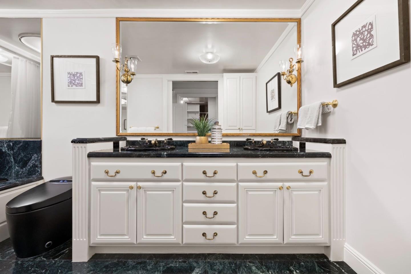 Detail Gallery Image 25 of 45 For 29 Barcelona Cir, Redwood City,  CA 94065 - 4 Beds | 2/1 Baths