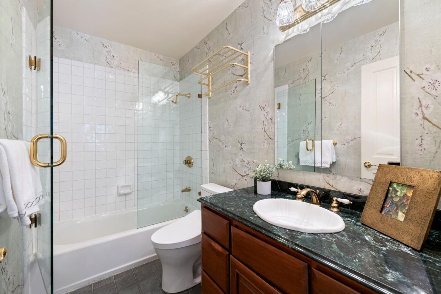 Detail Gallery Image 27 of 45 For 29 Barcelona Cir, Redwood City,  CA 94065 - 4 Beds | 2/1 Baths