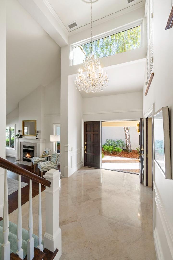 Detail Gallery Image 3 of 45 For 29 Barcelona Cir, Redwood City,  CA 94065 - 4 Beds | 2/1 Baths