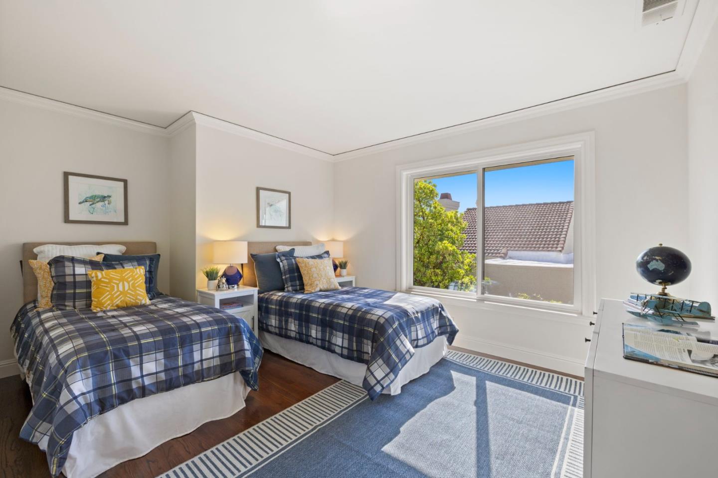 Detail Gallery Image 30 of 45 For 29 Barcelona Cir, Redwood City,  CA 94065 - 4 Beds | 2/1 Baths